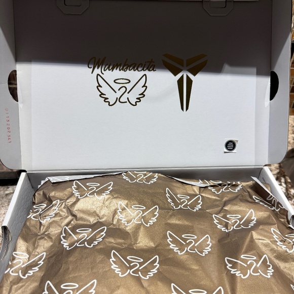 NWB Nike Kobe 4 Protro Mambacita Gigi Size 10 - Picture 2 of 10